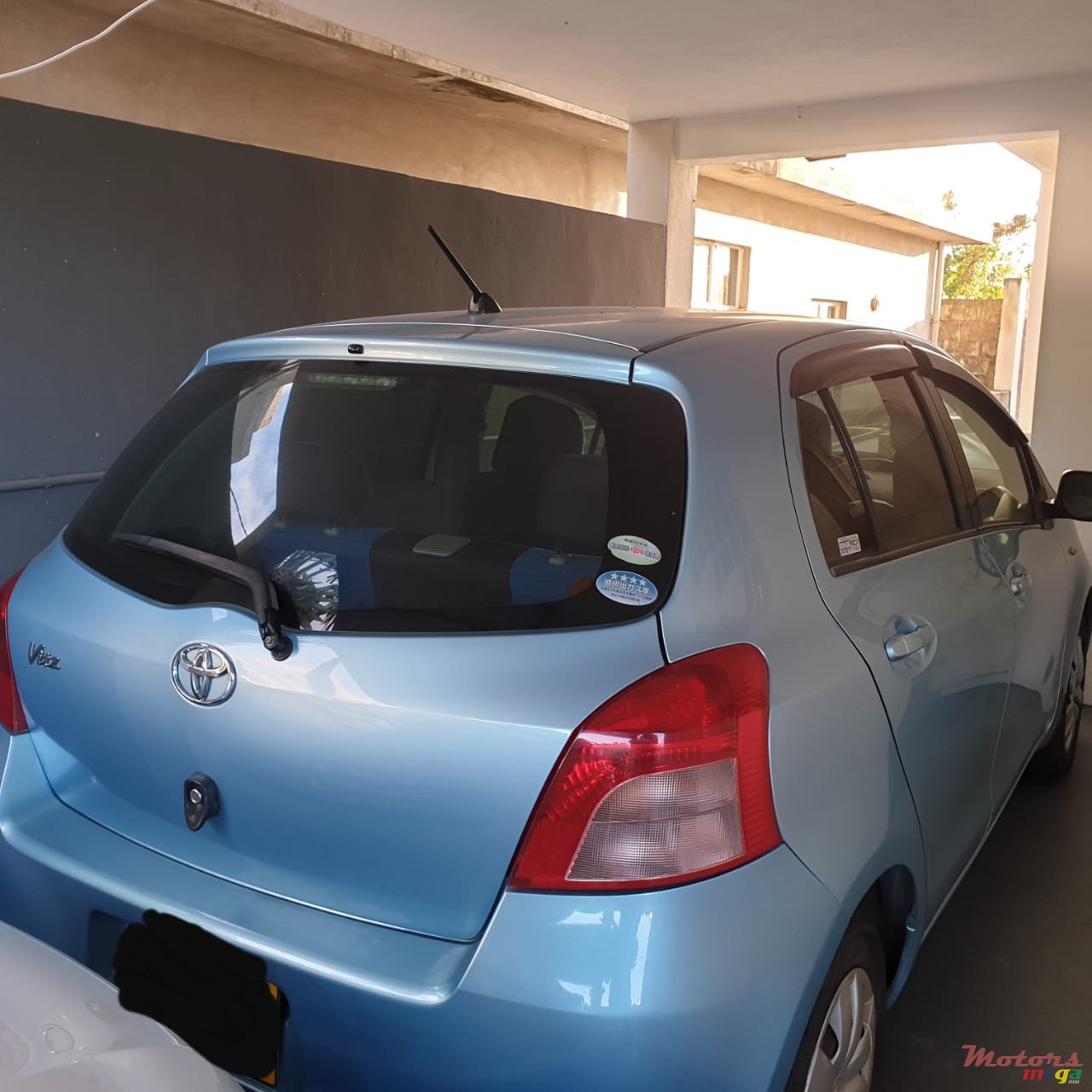 2006' Toyota Vitz photo #1