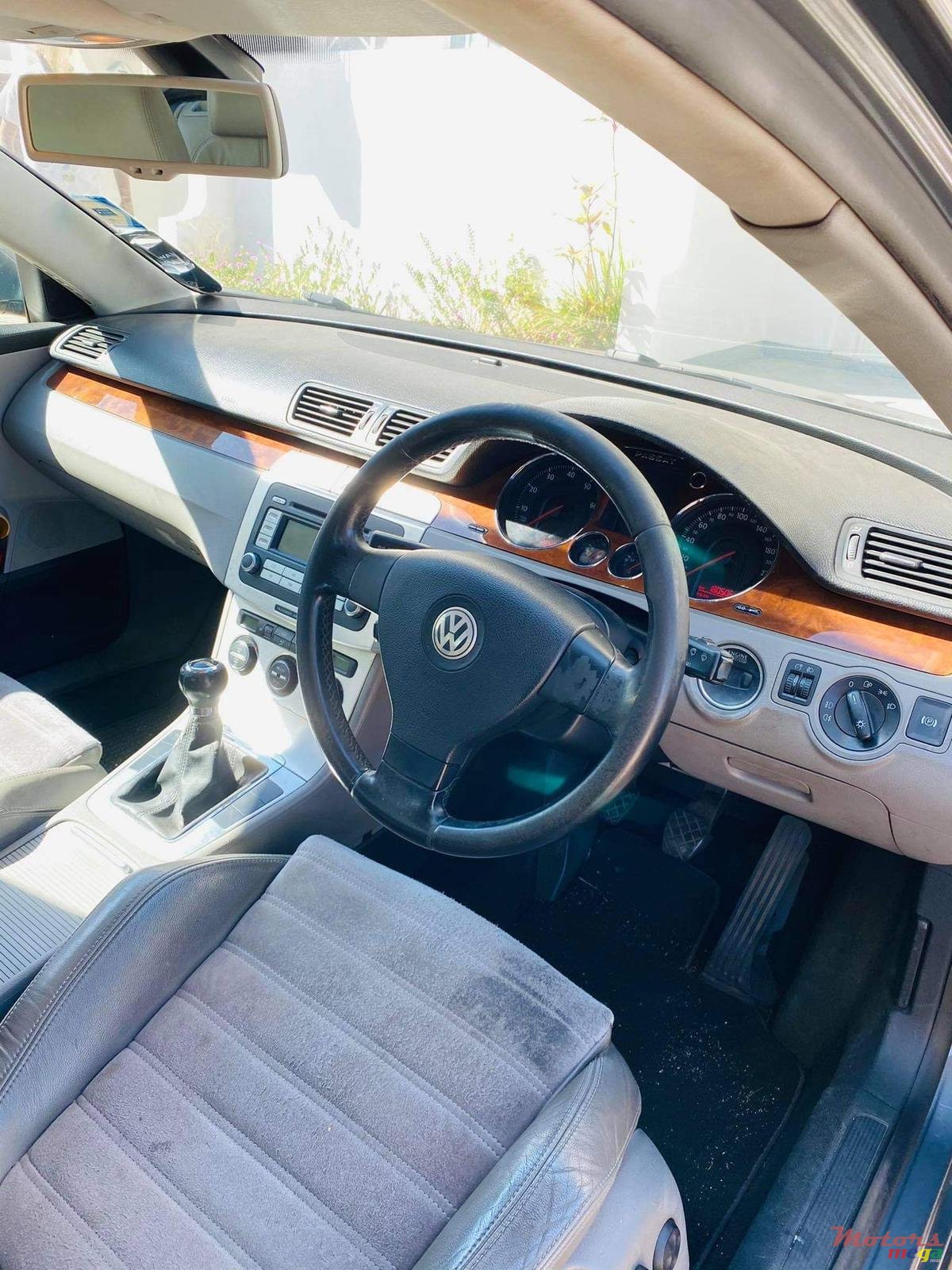 2006' Volkswagen Passat B6 photo #6