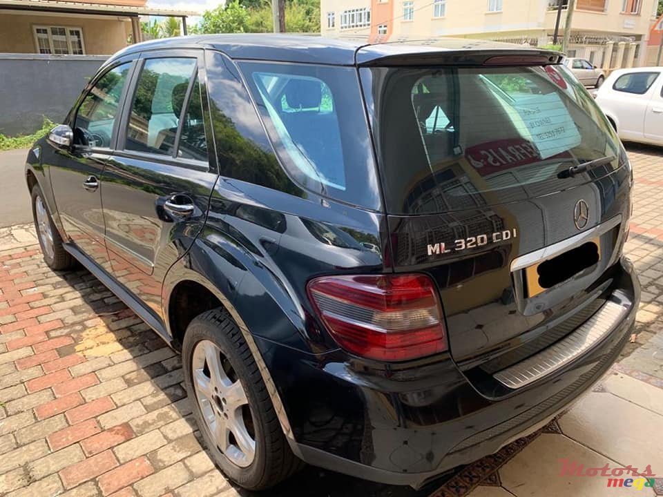 2008' Mercedes-Benz ML 320 V6 TDI photo #5