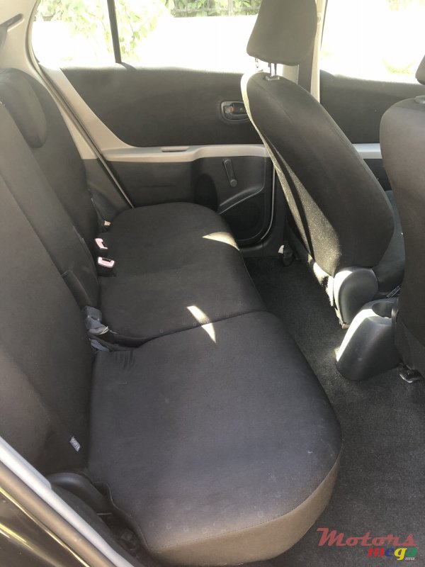 2008' Toyota Yaris photo #5