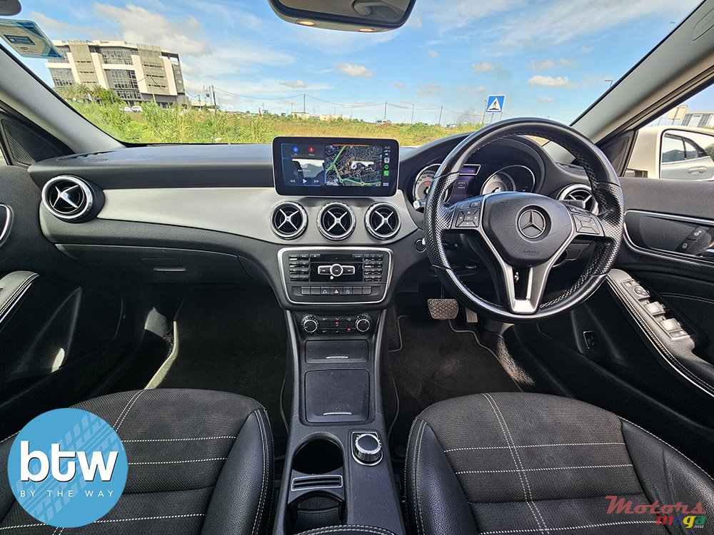 2015' Mercedes-Benz GLA 200 SPORT photo #7