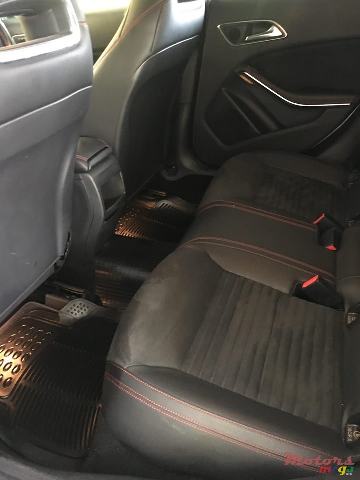 2013' Mercedes-Benz A 180 photo #5