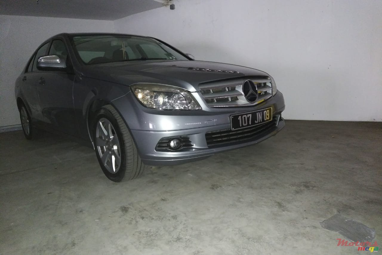 2009' Mercedes-Benz C-Class C200 Kompressor photo #4