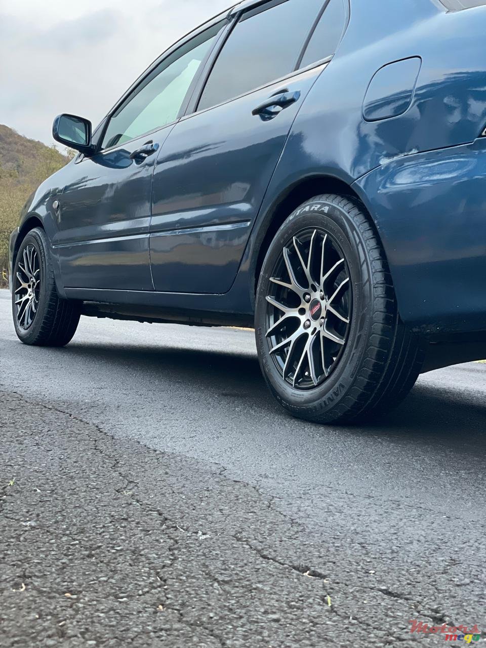 2008' Mitsubishi Lancer photo #2