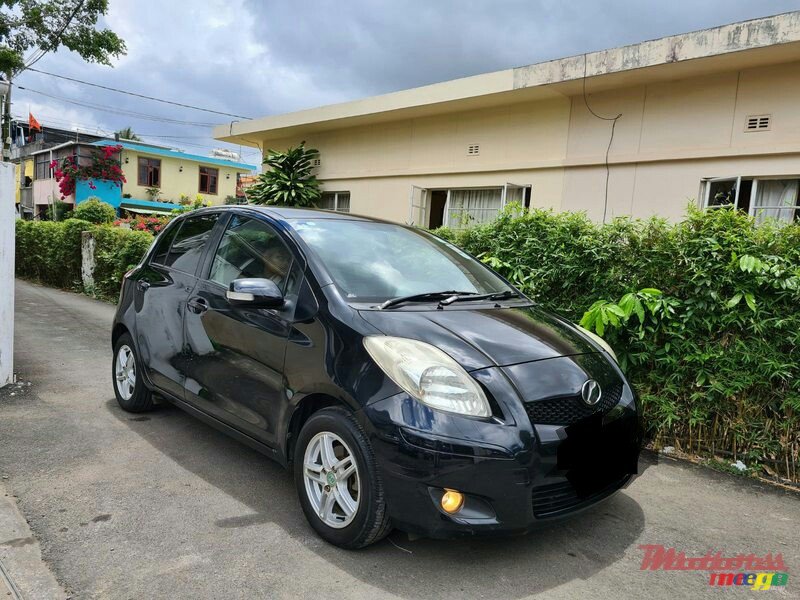 2010' Toyota Vitz photo #1