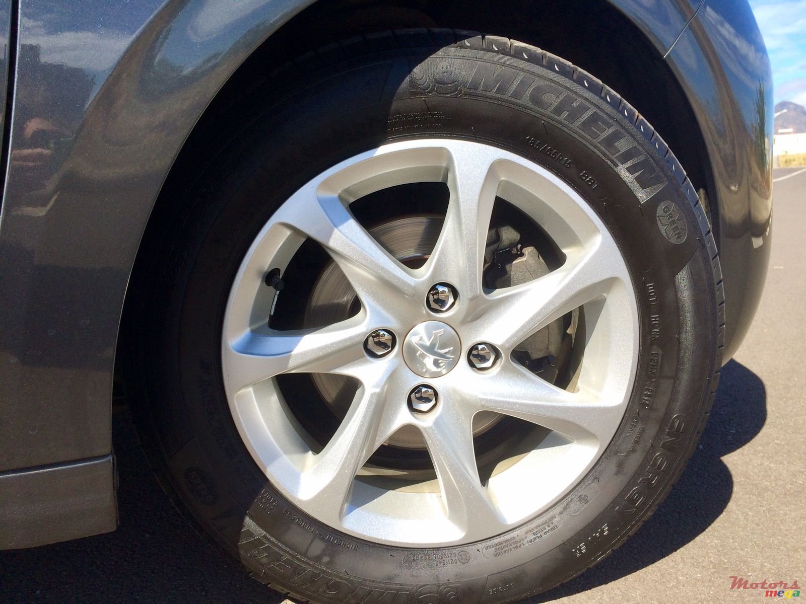 2016' Peugeot 208 1.4 e-HDi Active photo #7