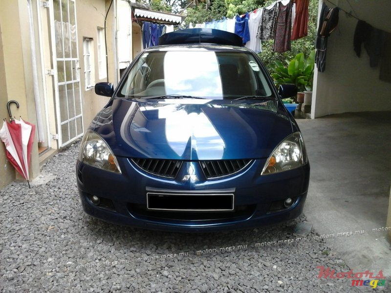 2004' Mitsubishi Lancer photo #1