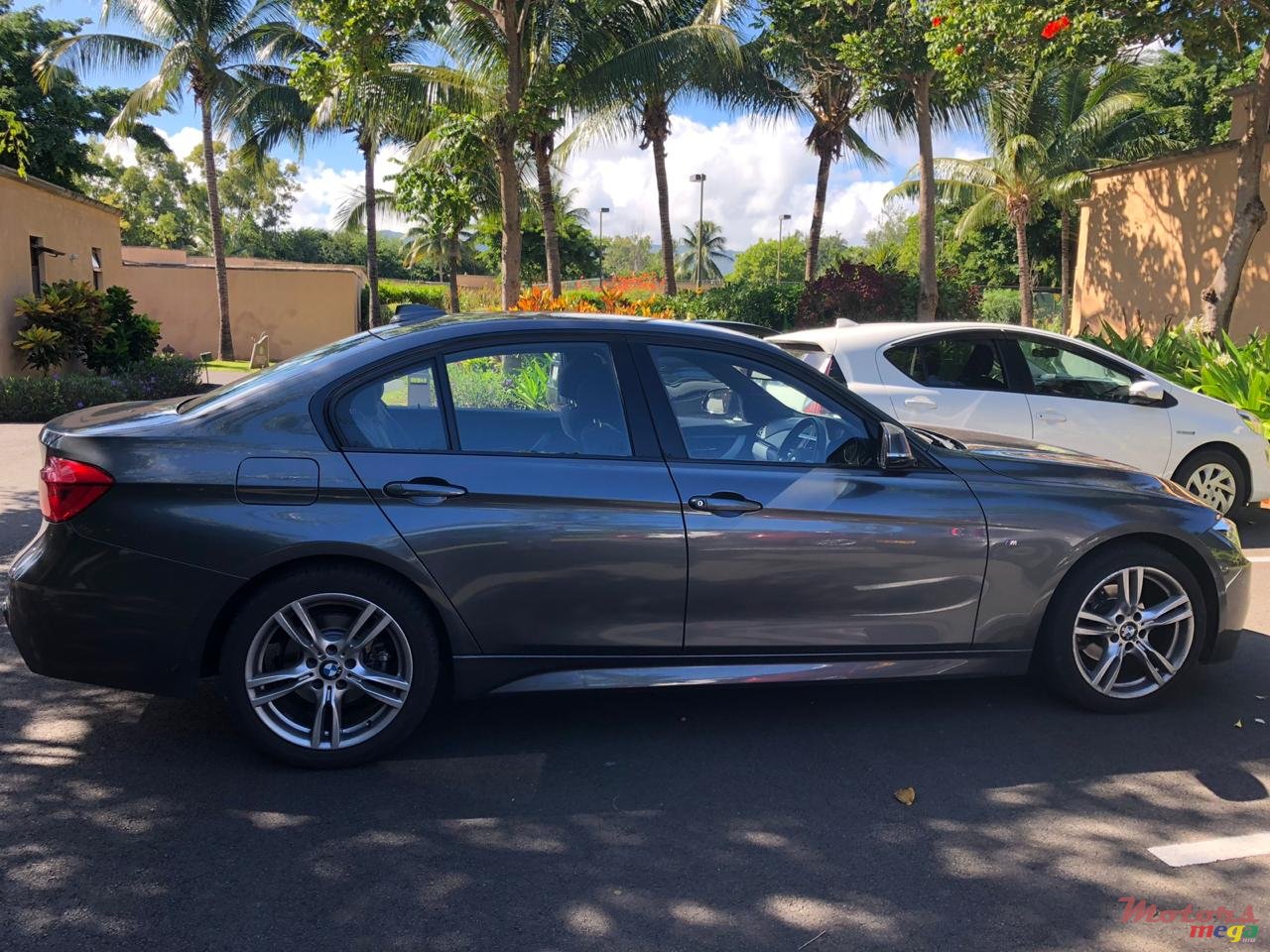 2017' BMW 3 Series photo #5