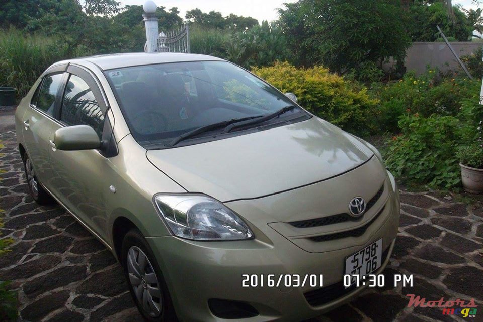 2006' Toyota Corolla Belta photo #1