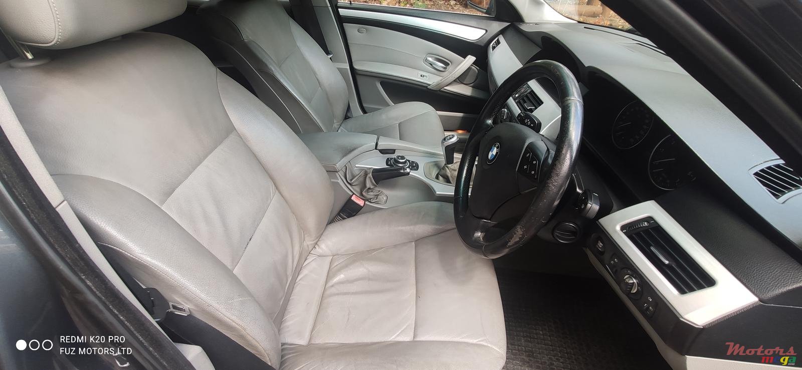 2009' BMW 523 photo #6