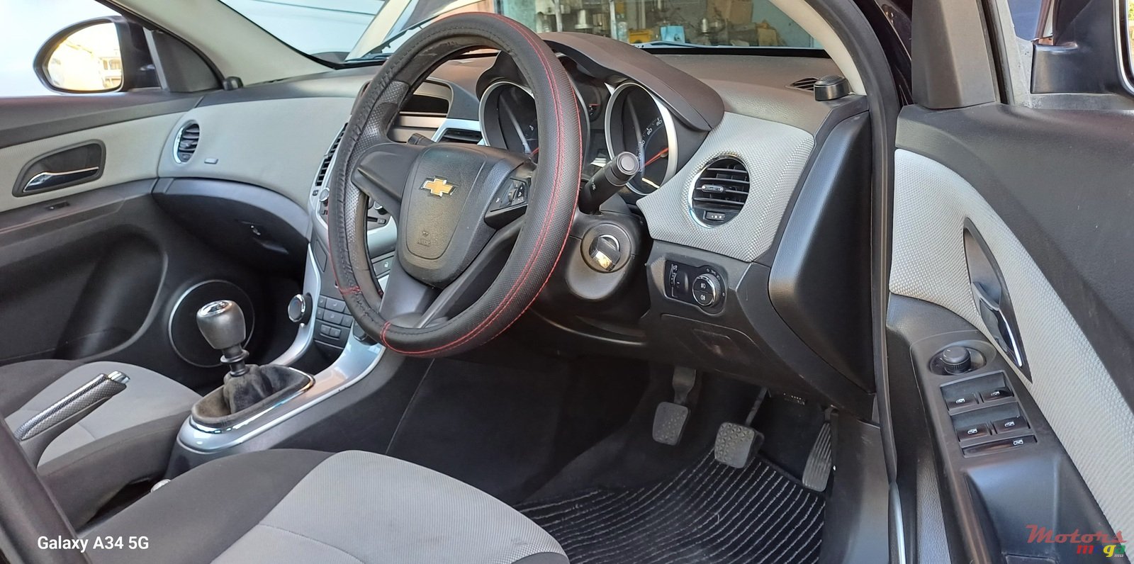 2013' Chevrolet Cruze photo #5