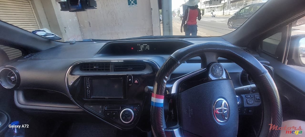 2018' Toyota Aqua photo #6