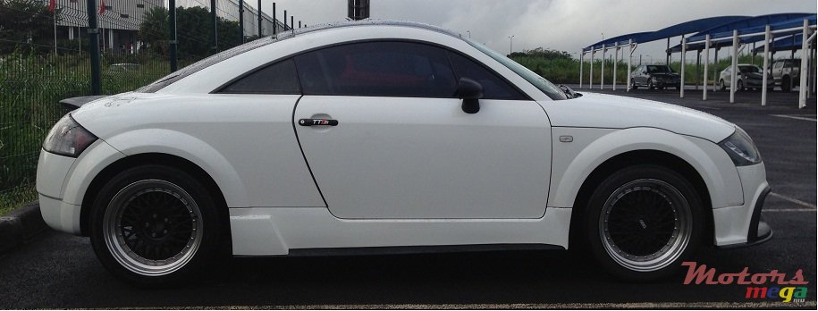 2002' Audi TT photo #1