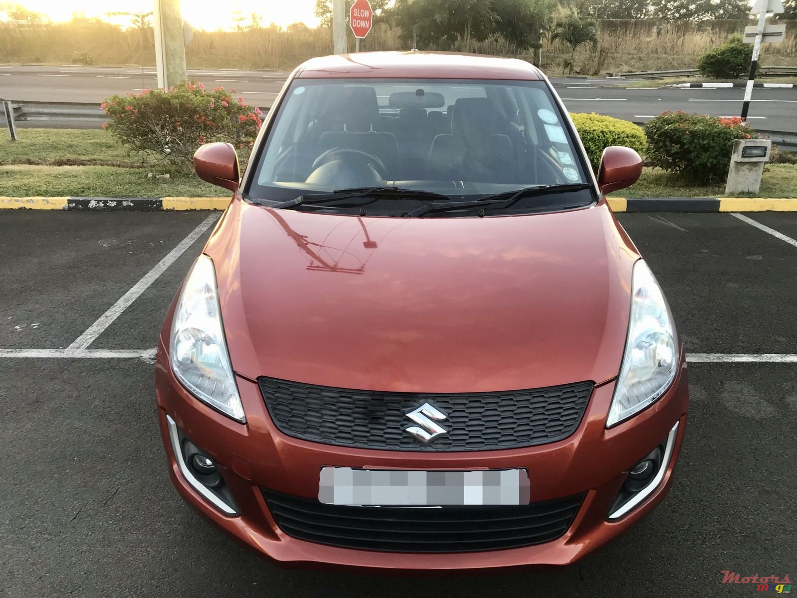 2015' Suzuki Swift photo #3