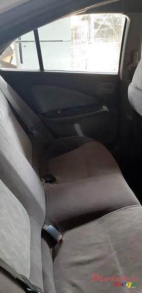 2001' Nissan Sunny photo #2