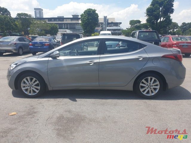 2016' Hyundai Elantra photo #4