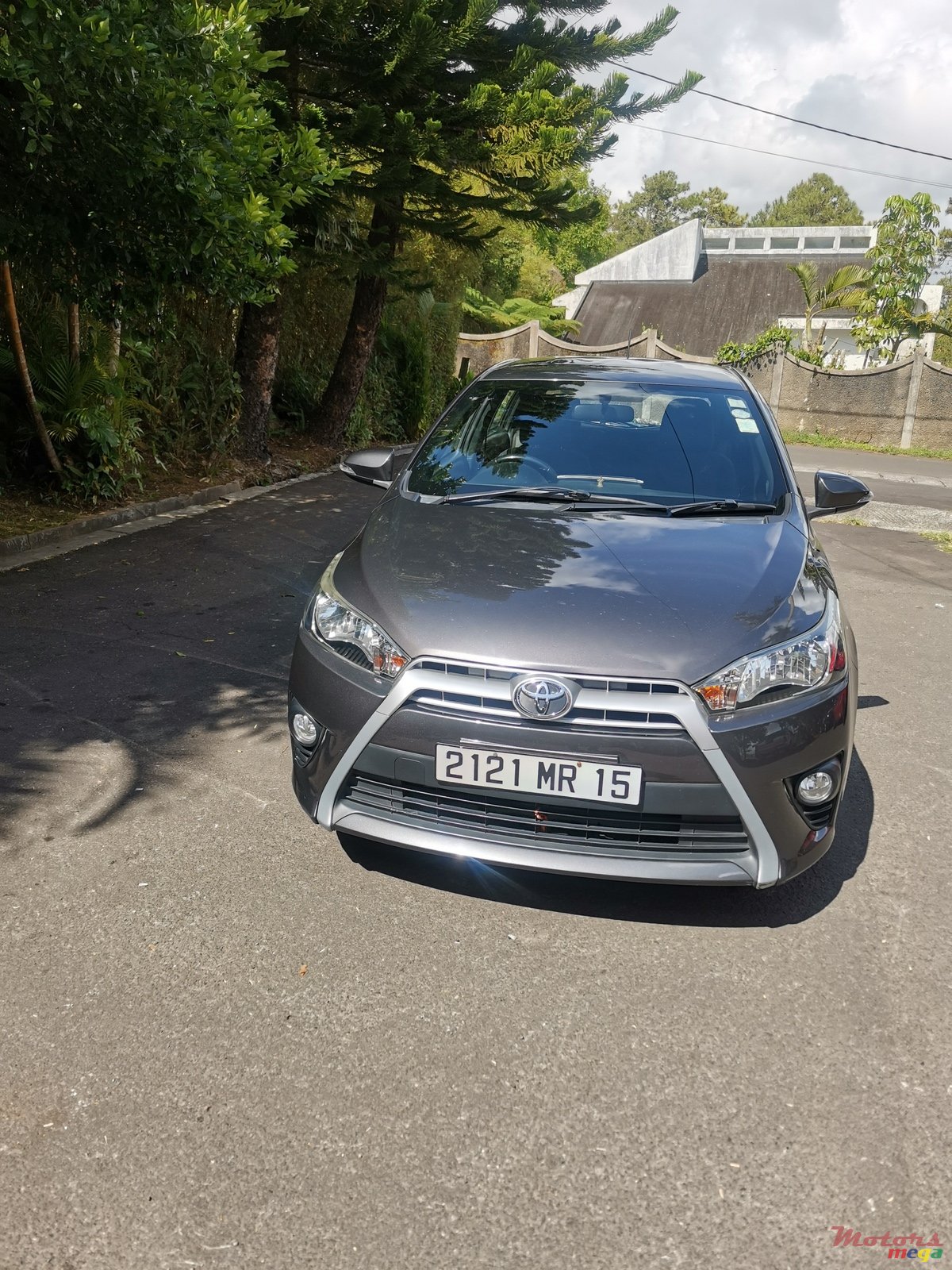 2015' Toyota Yaris Grade G photo #7