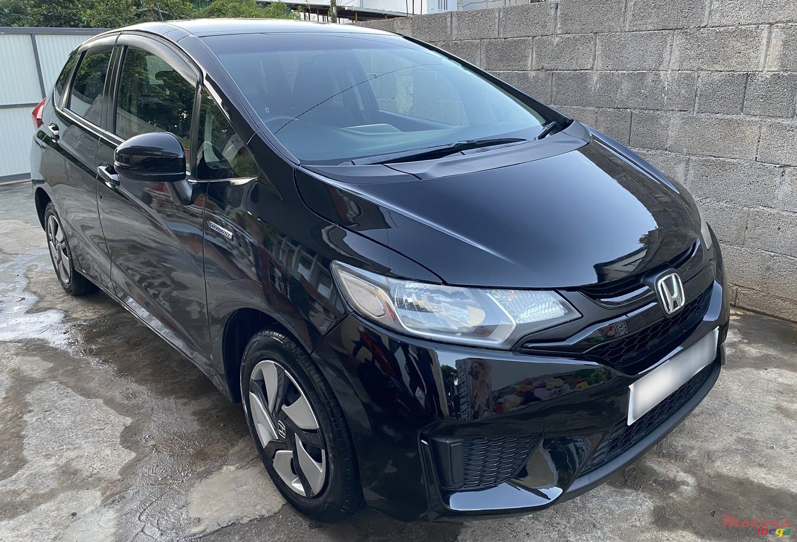 2014' Honda Fit Hybrid photo #2