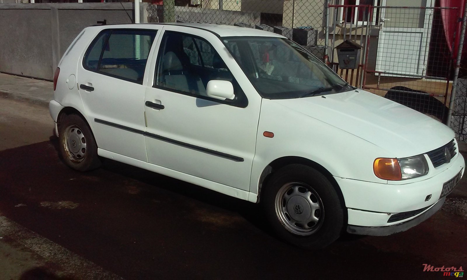 1999' Volkswagen Polo photo #1