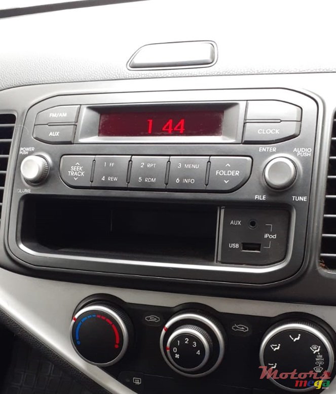 2012' Kia Picanto photo #2