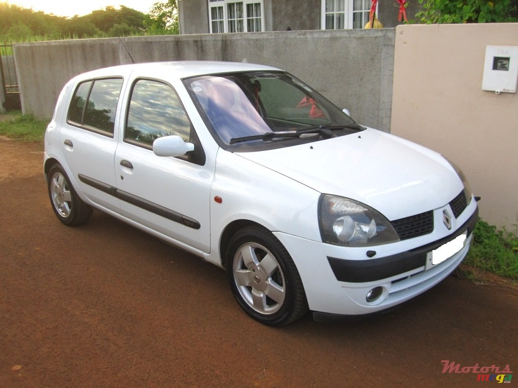 2002' Renault Clio PH2 photo #3