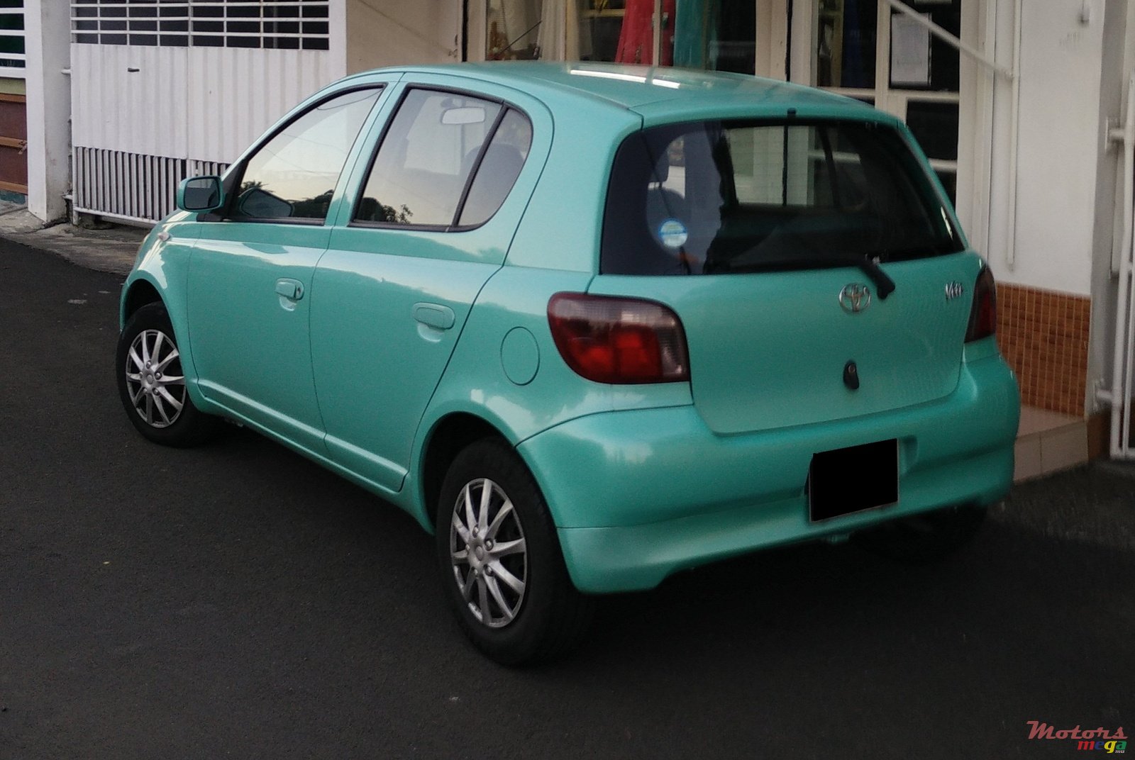 1999' Nissan photo #2