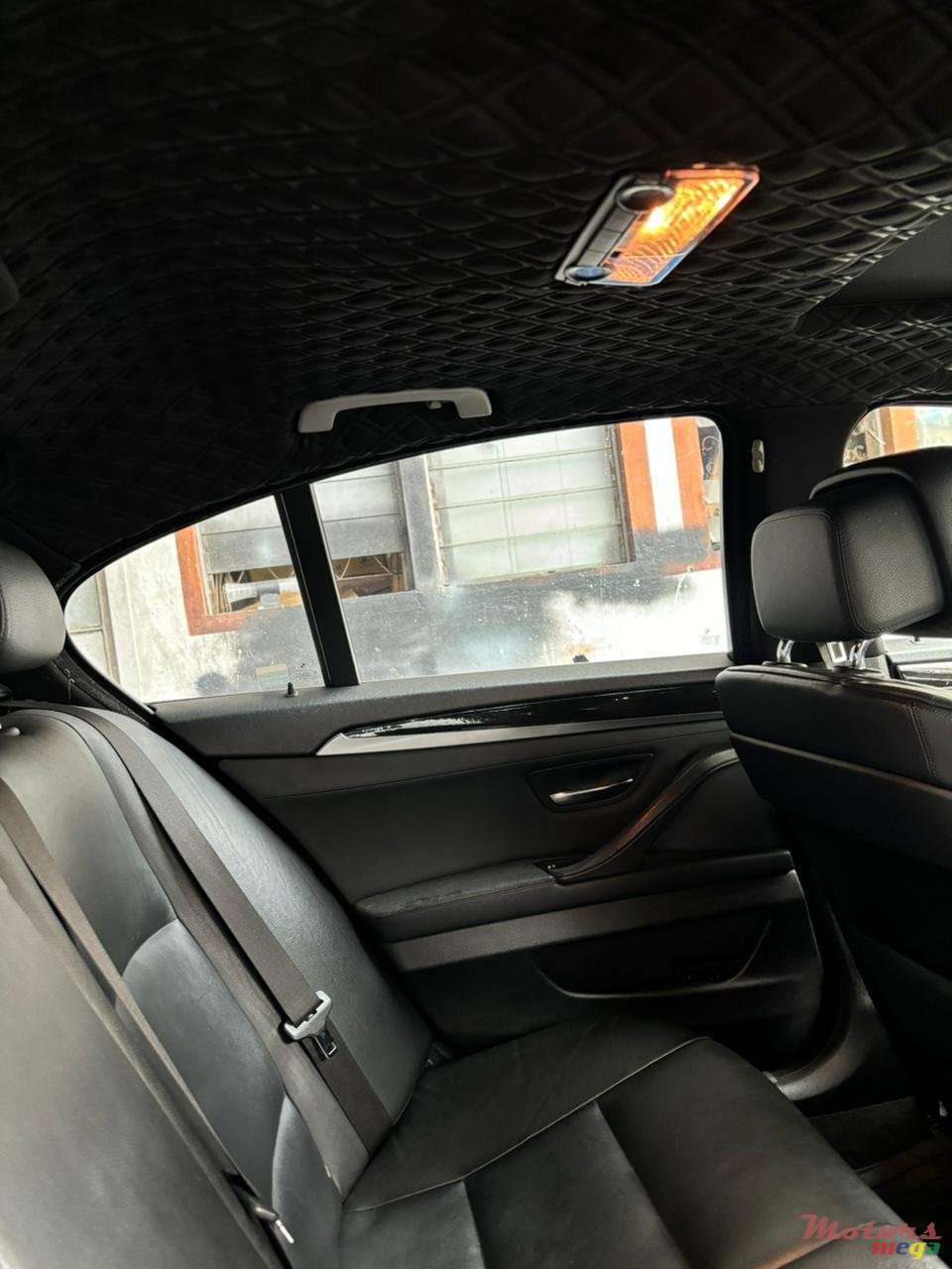 2012' BMW 523 photo #6