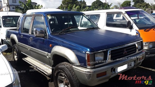 1994' Mitsubishi strada photo #1