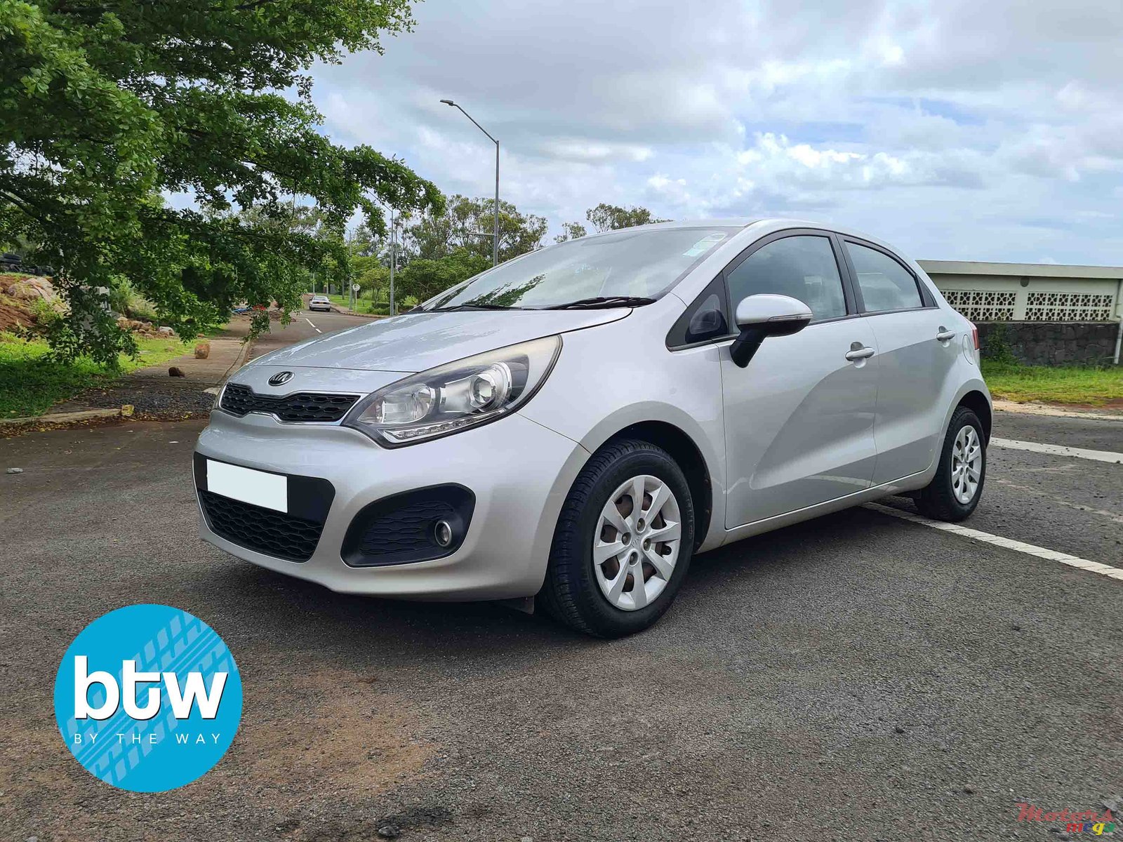 2013' Kia Rio photo #2