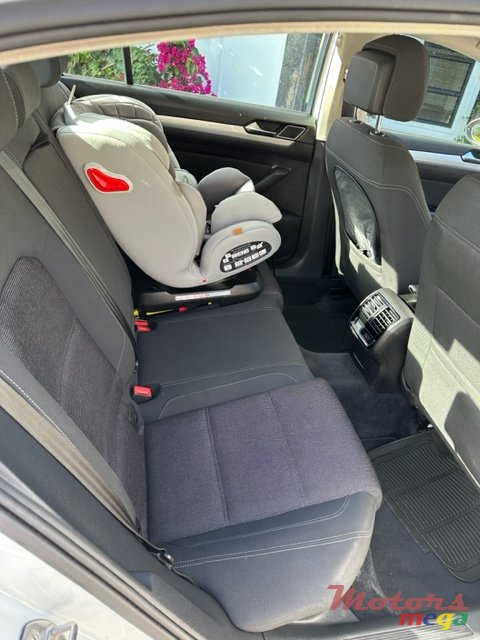 2018' Volkswagen Passat photo #6