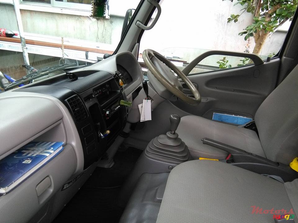 2010' Toyota photo #6