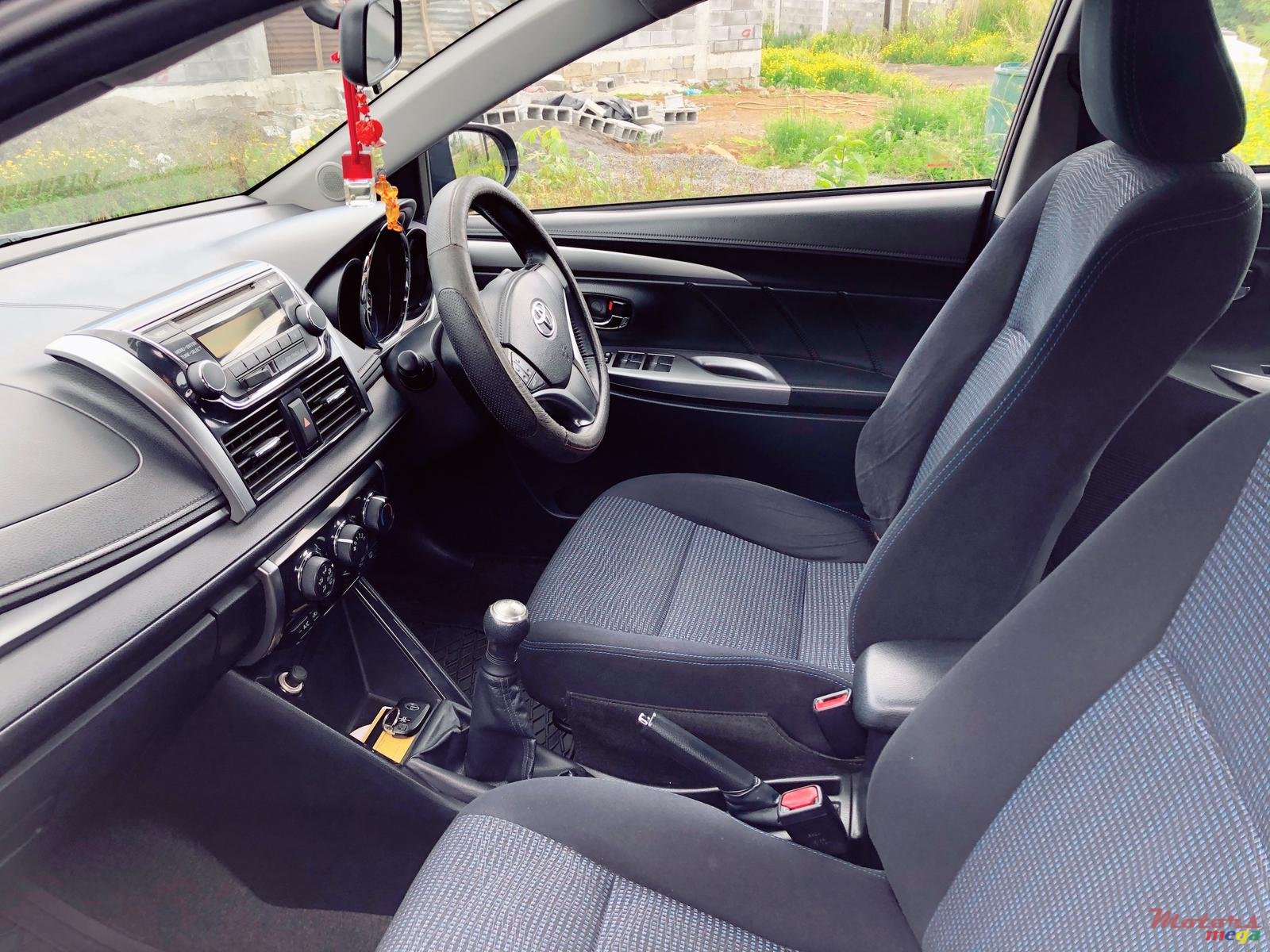 2014' Toyota Yaris photo #4