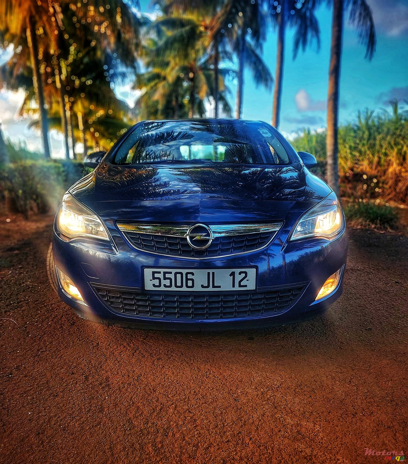 2012' Opel Astra None photo #2