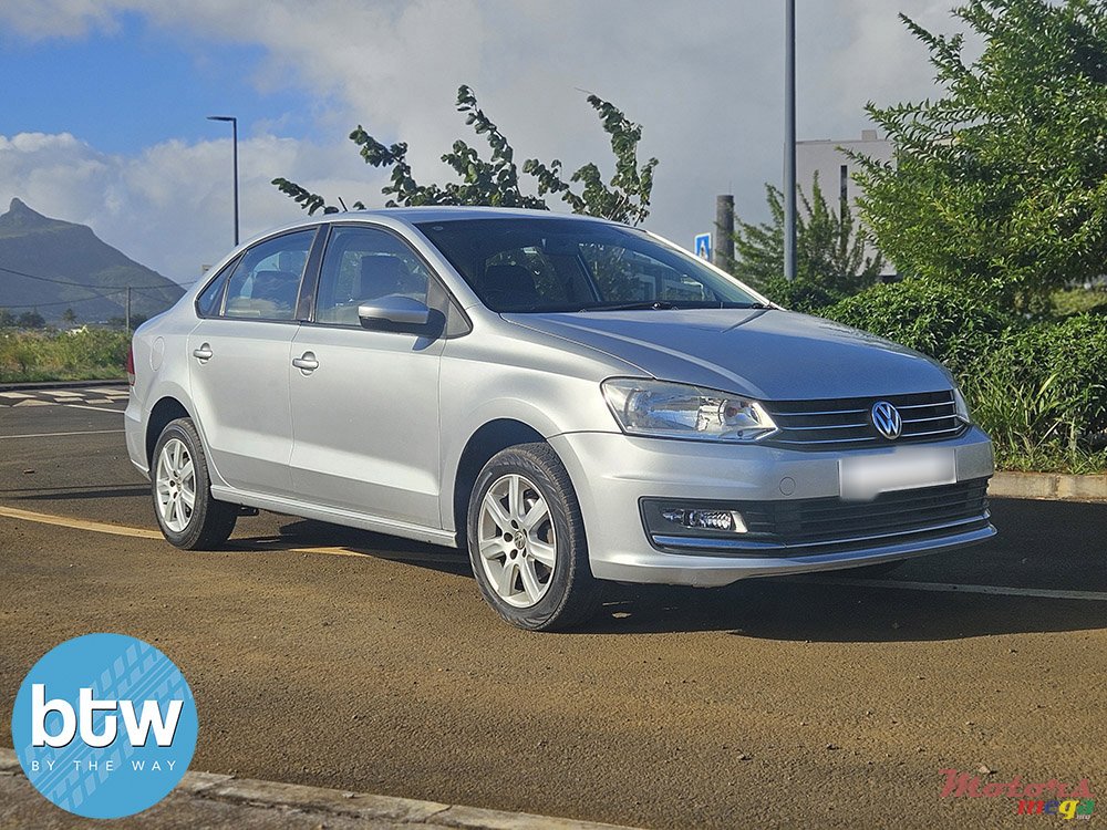 2017' Volkswagen Polo photo #1