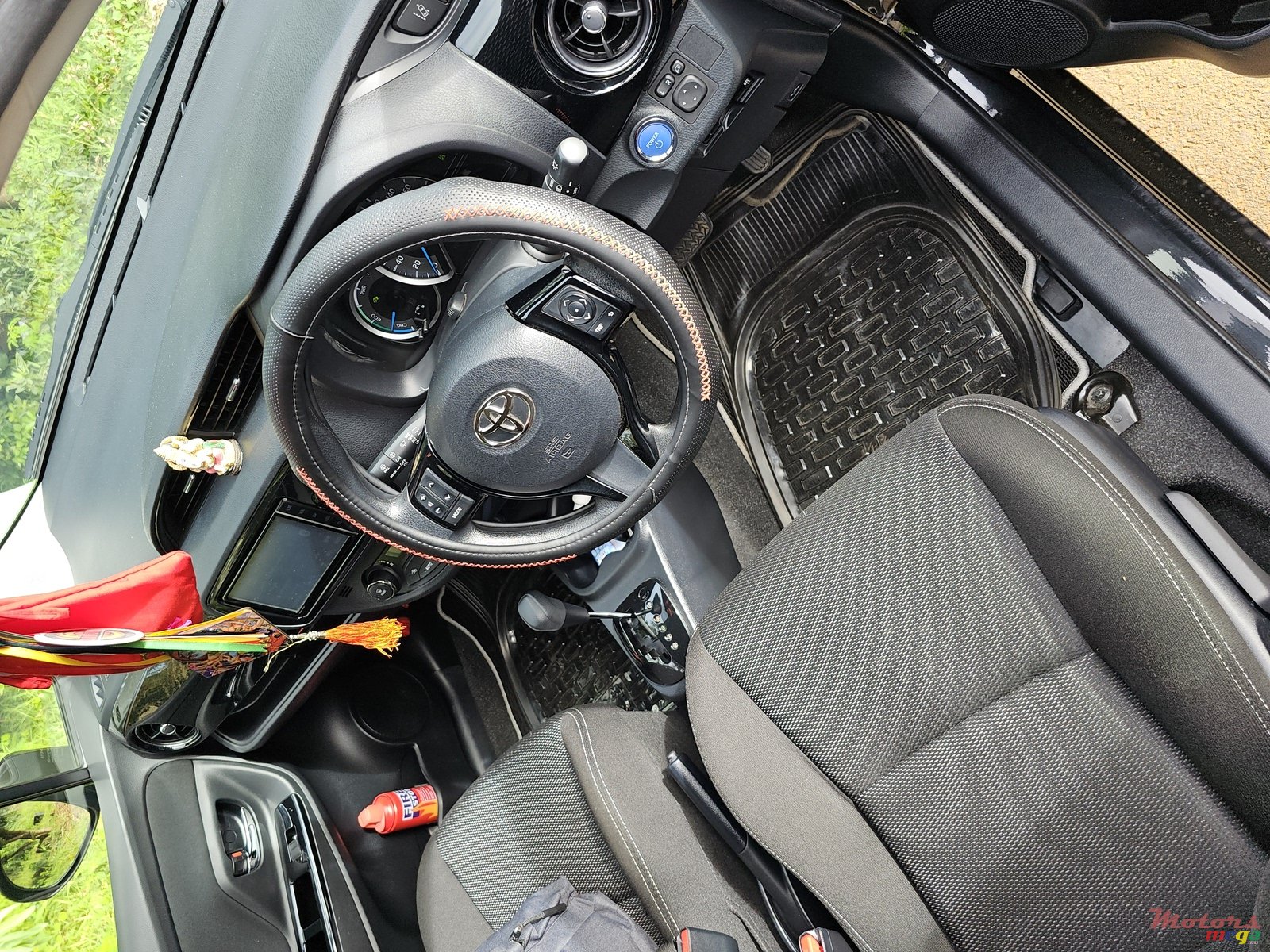 2019' Toyota Vitz Hybrid photo #5