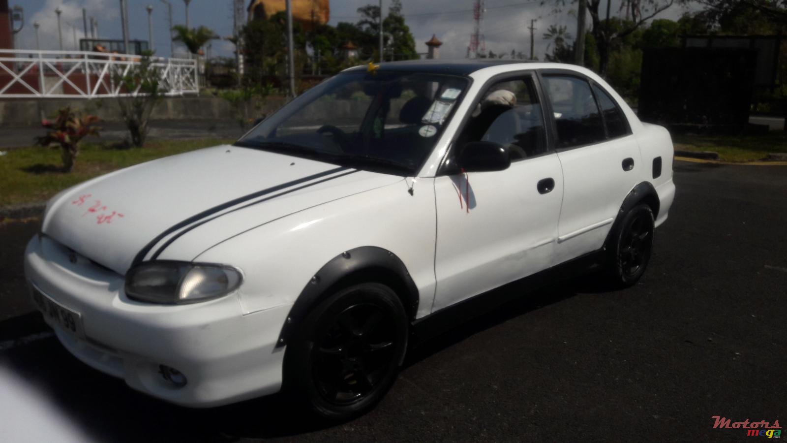 1999' Hyundai Accent photo #1