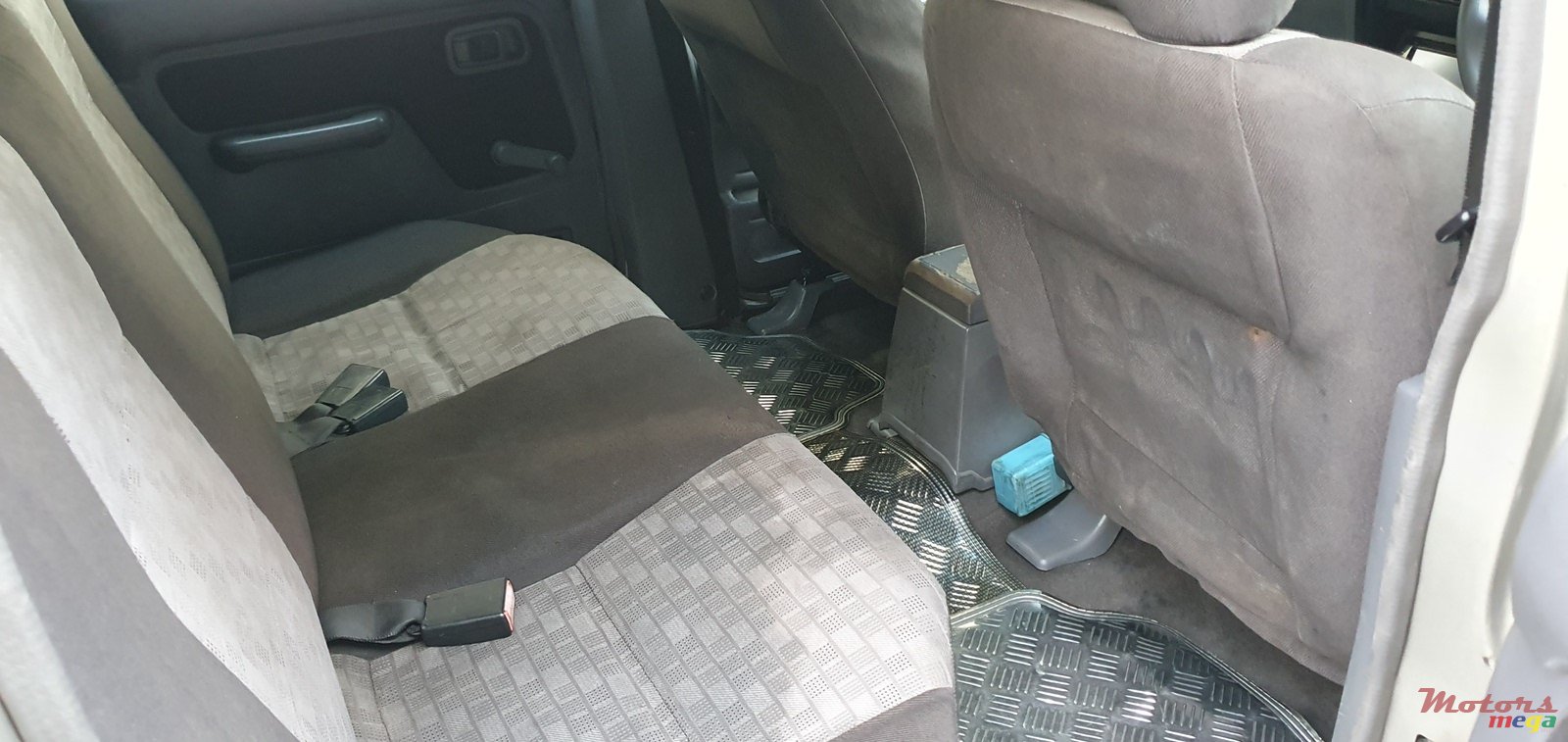 2004' Nissan Pickup photo #5