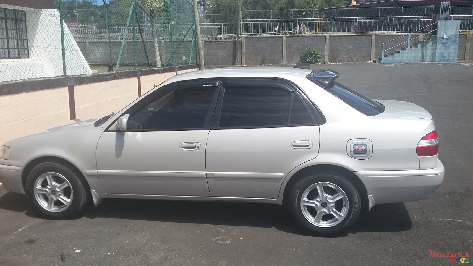 2000' Toyota Corolla photo #1