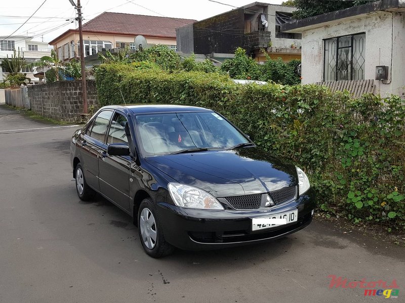 2010' Mitsubishi Lancer photo #1