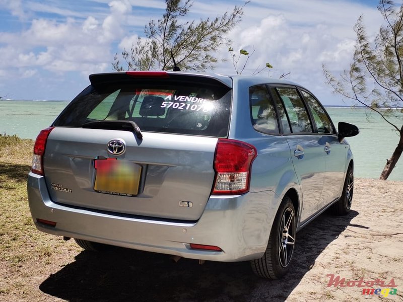 2013' Toyota Fielder photo #2