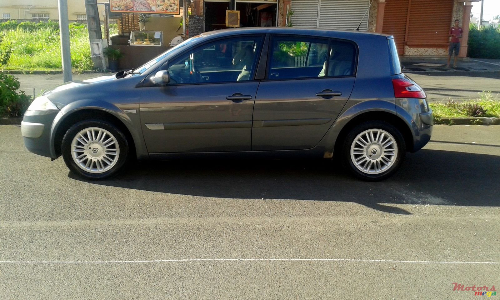 2007' Renault Megane photo #2