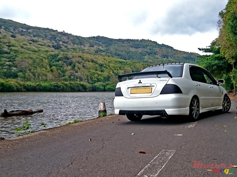 2006' Mitsubishi Lancer photo #3