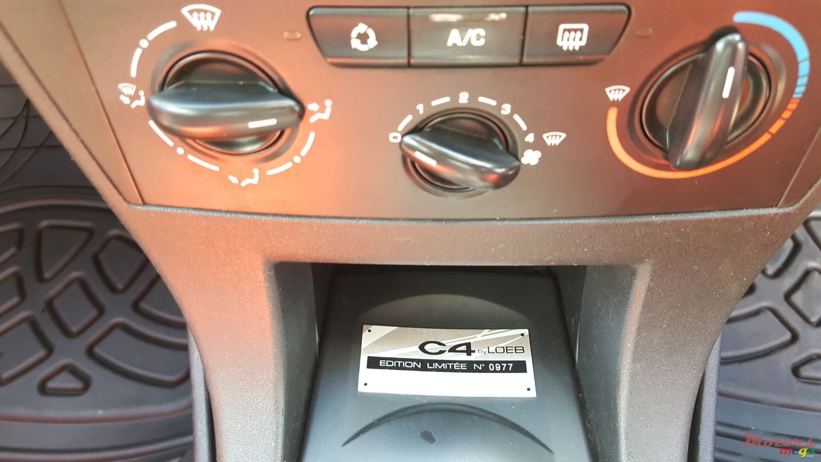 2010' Citroen C4 photo #7