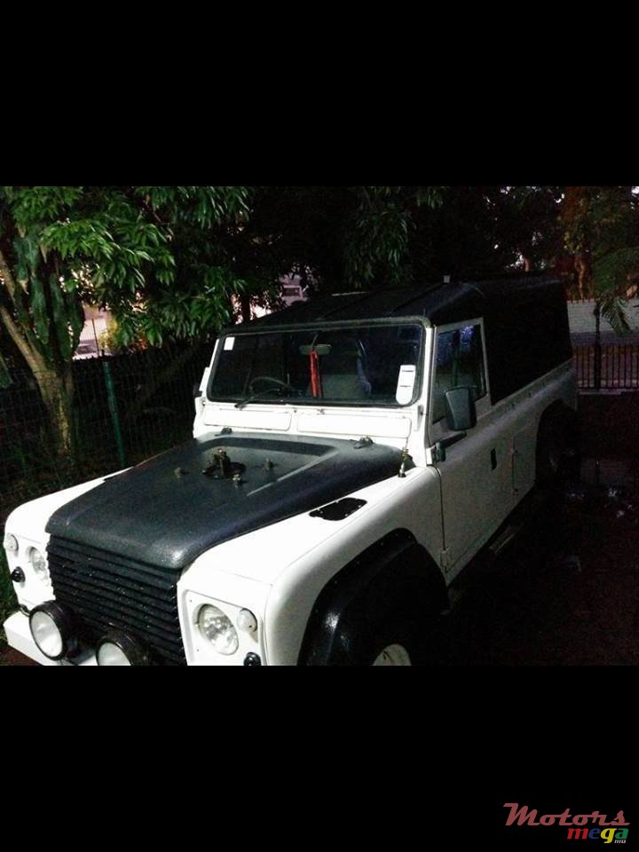 1992' Land Rover Defender 110 Hardtop photo #1