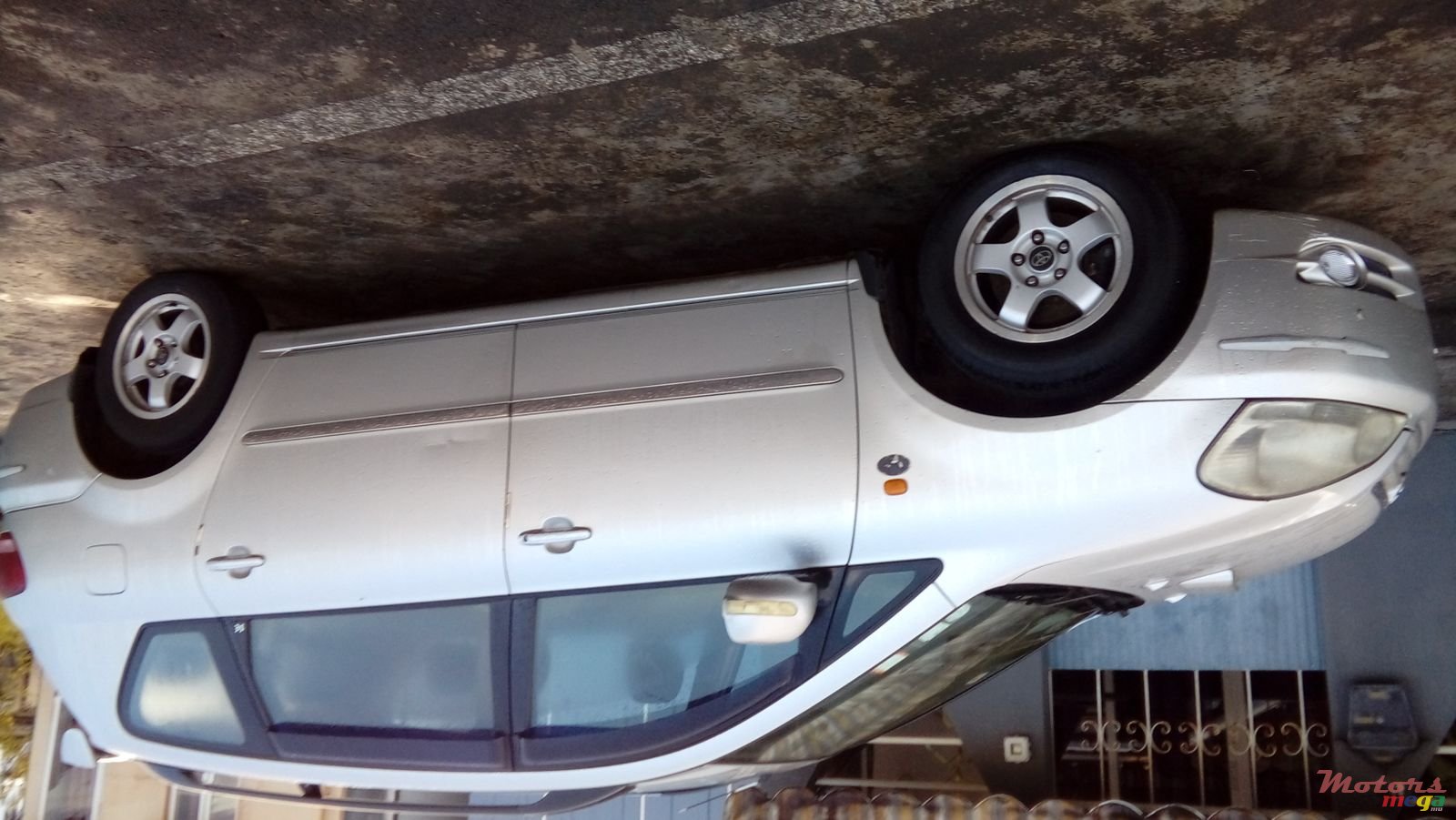 2001' Toyota Picnic photo #6