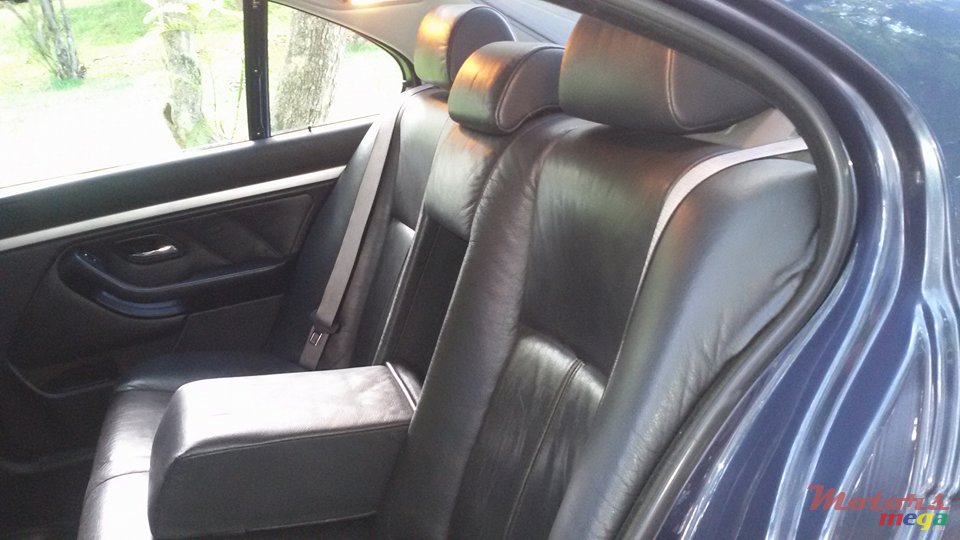 2002' BMW 525i photo #5