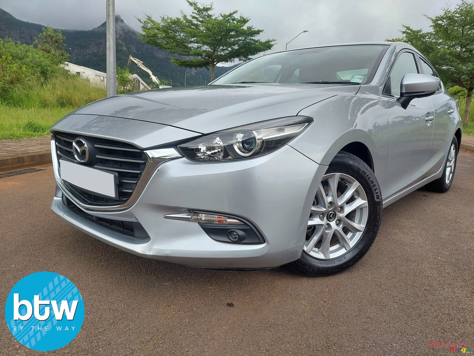 2017' Mazda 3 photo #2