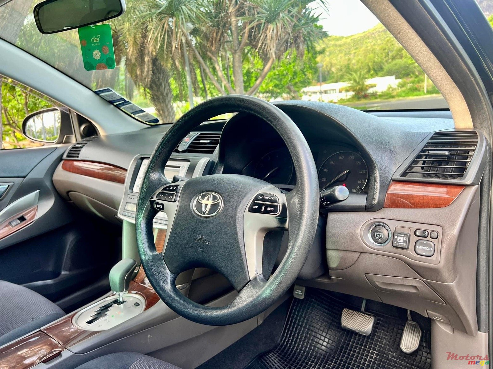 2011' Toyota Allion photo #5