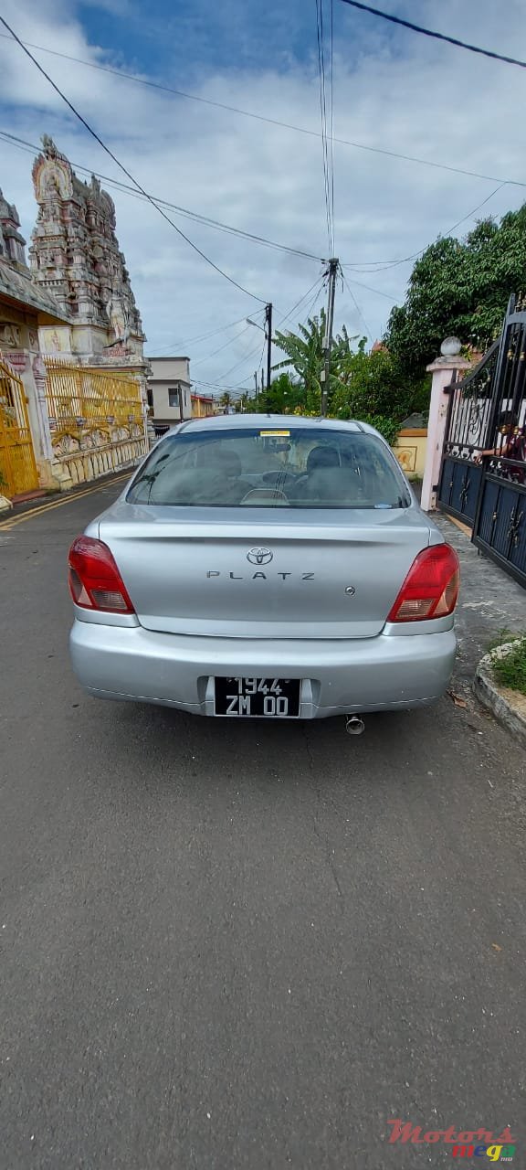 2000' Toyota photo #2