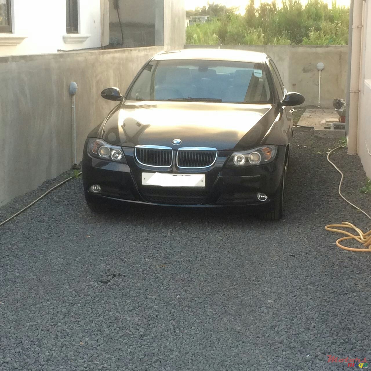 2005' BMW 320 i    (Lady driven) photo #1